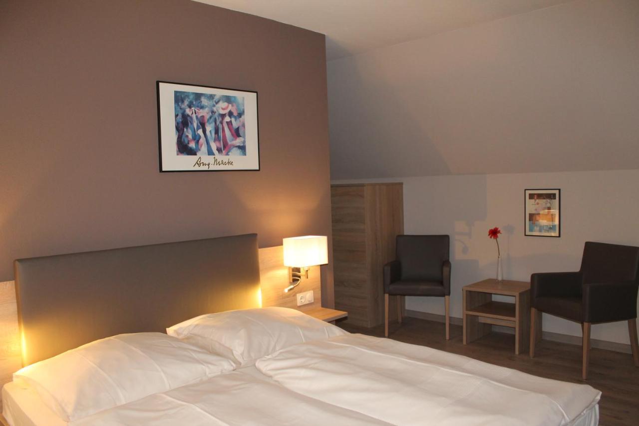 הופהיים אם טאונוס Hotel Gasthof Gruener Wald מראה חיצוני תמונה